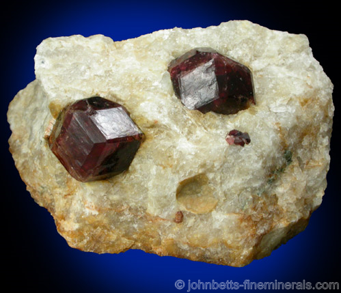 http://www.minerals.net/GemStoneInTheRoughImages/almandine-garnet2.jpg